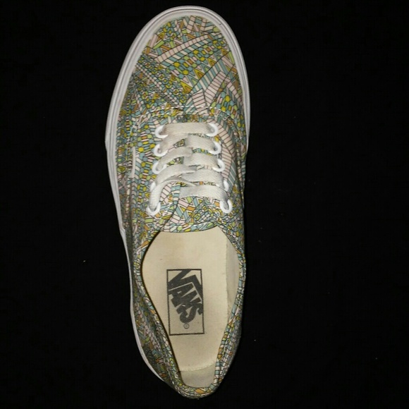 Vans - Picture 3 of 4